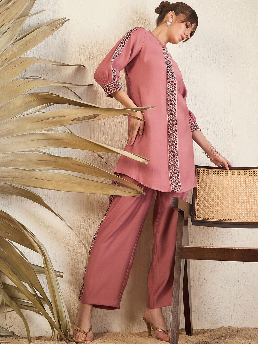 Pink Floral Printed Above Knee Shirt Collar Straight Kurta With Trouser