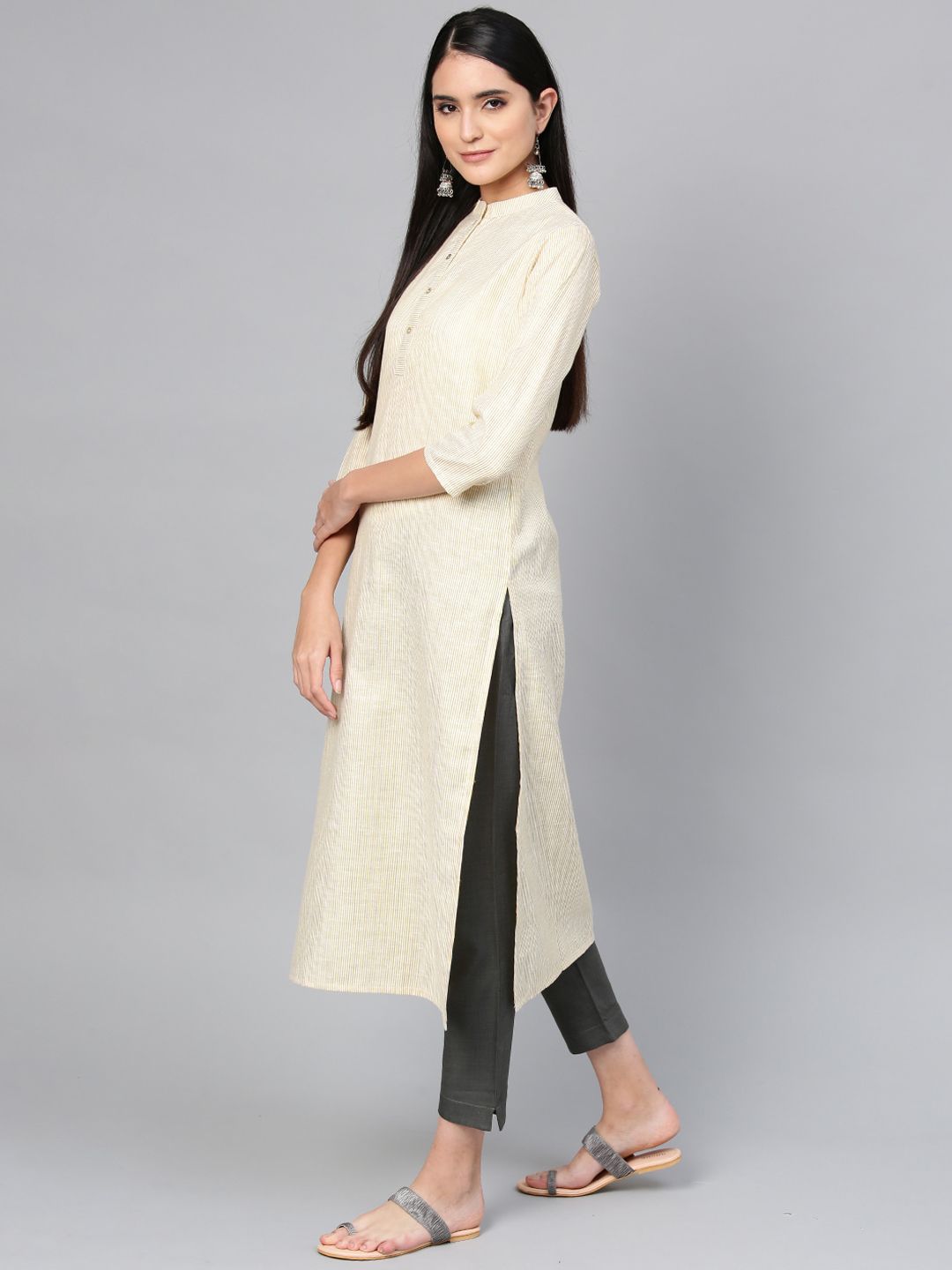 Dhiyona IE Women Beige & White Striped Kurta