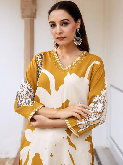 Dhiyona IE Floral Printed Three-Quarter Sleeves A-Line Tunic With Trouser