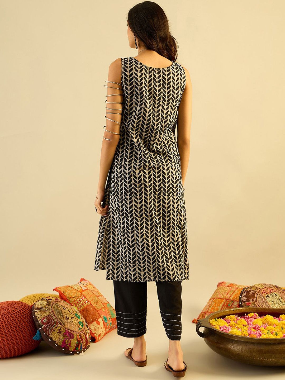 Dhiyona IE Women Floral Printed Indie Prints Kurta