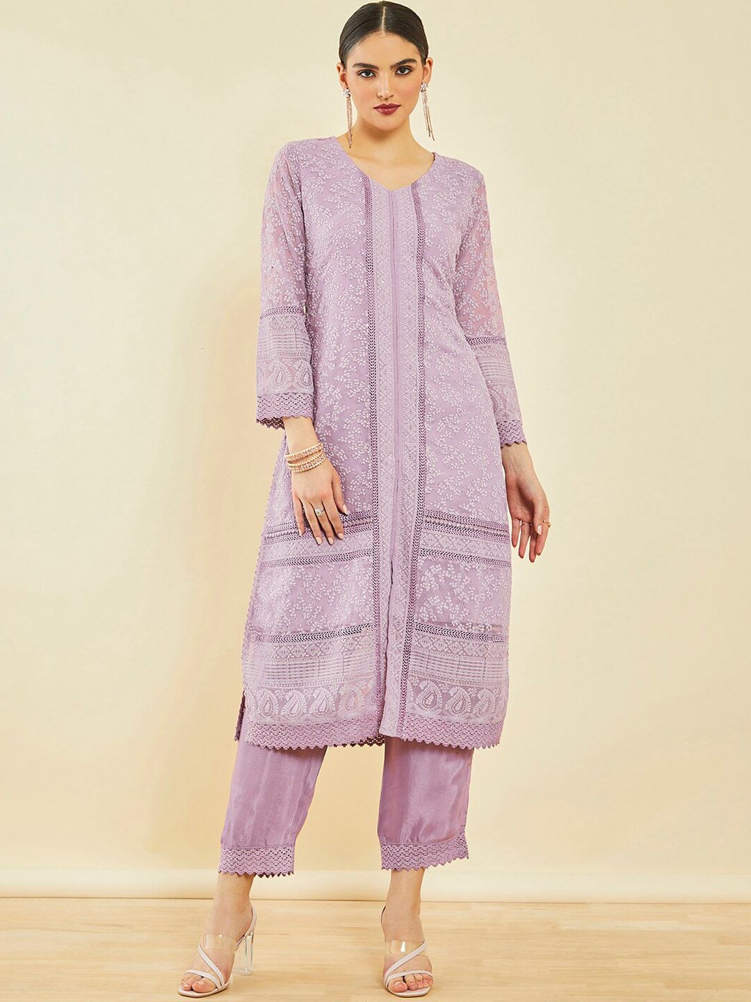 Dhiyona SO Women's Floral Embroidered Regular Thread Work Kurta with Trousers & With Dupatta