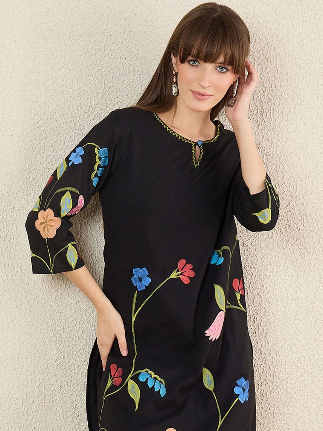 Women Floral Printed Cotton Kurta with Trousers