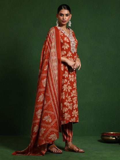 Dhiyona VA Women'sFloral Printed V-Neck Thread Work Kurta With Trousers & Dupatta