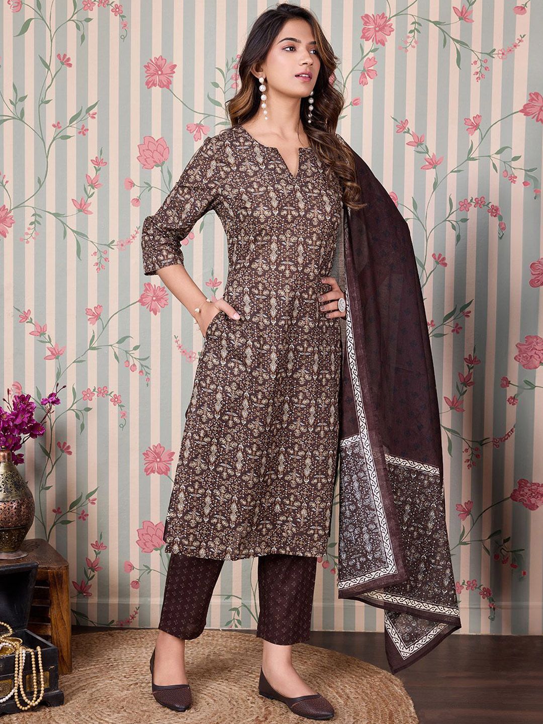 Dhiyona OD  Floral Printed Regular Pure Cotton Kurta with Trousers & Dupatta