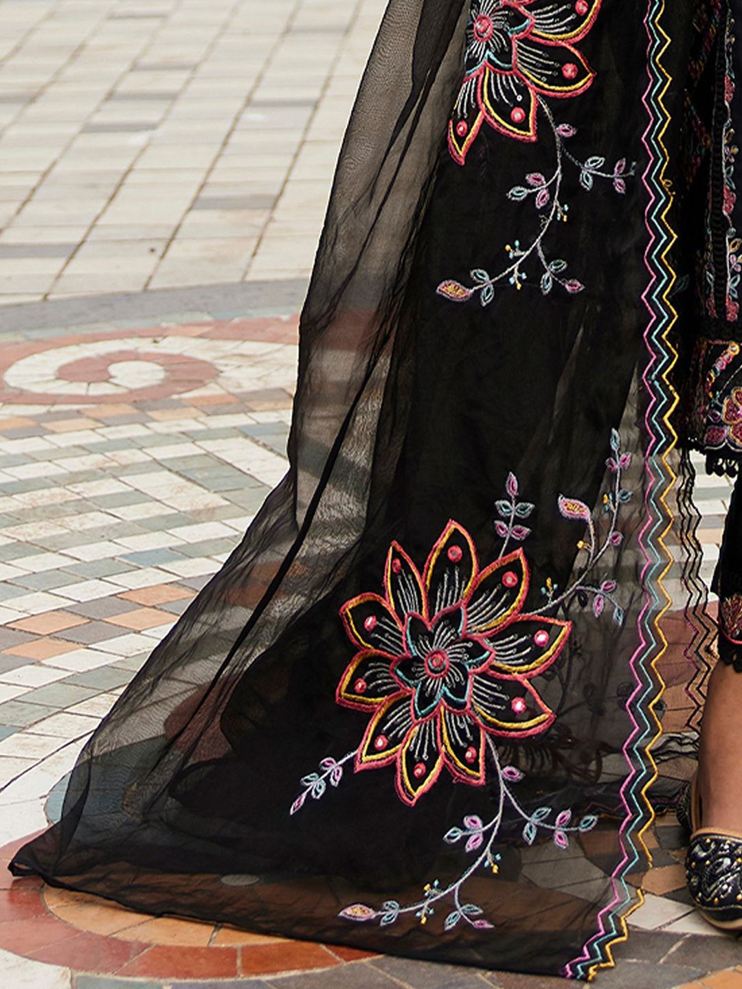 Women Ethnic Motifs Embroidered Regular Mirror Work Kurta with Trousers & With Dupatta