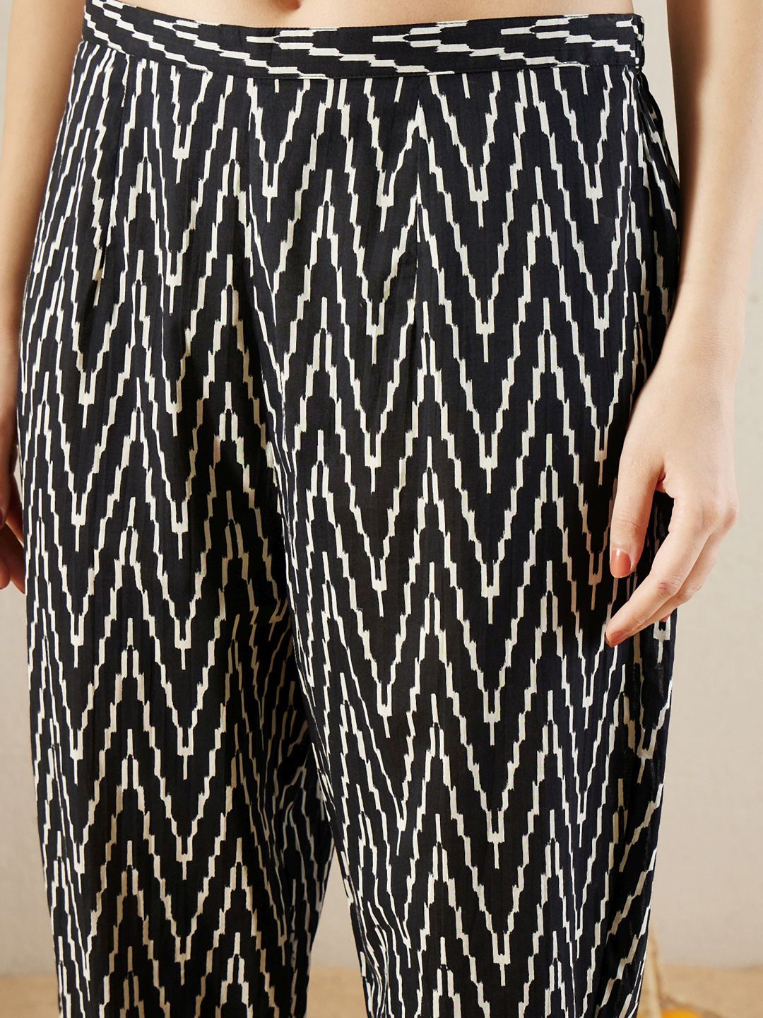 Dhiyona IE V Neck Printed Pleated Pure Cotton Straight Kurta with Trousers
