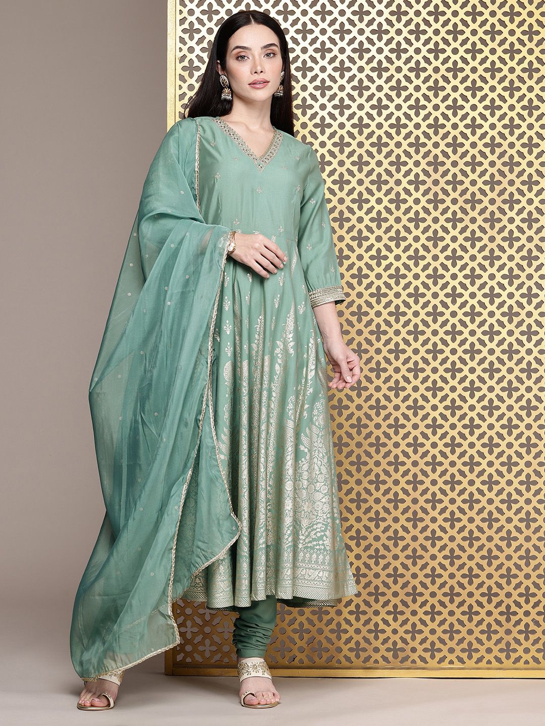 Dhiyona PD Women Floral Printed Jashn Kurta with Churidar & With Dupatta