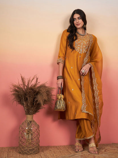 Dhiyona IE Floral Embroidered Regular Kurta WithTrousers & With Dupatta