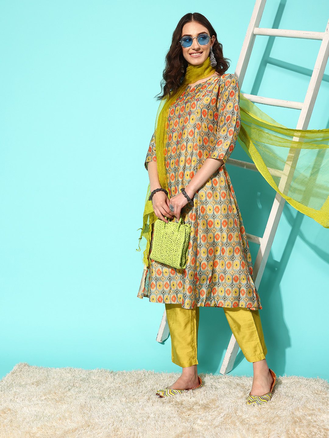 Dhiyona VA Women'sPrinted Panelled Kurta with Trousers & With Dupatta