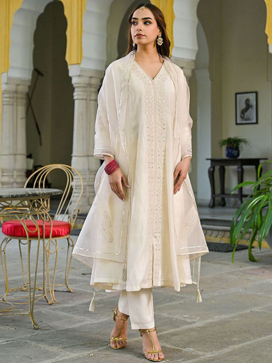 Dhiyona PD Women Women Solid Embroidered Kurta with Trousers & Dupatta