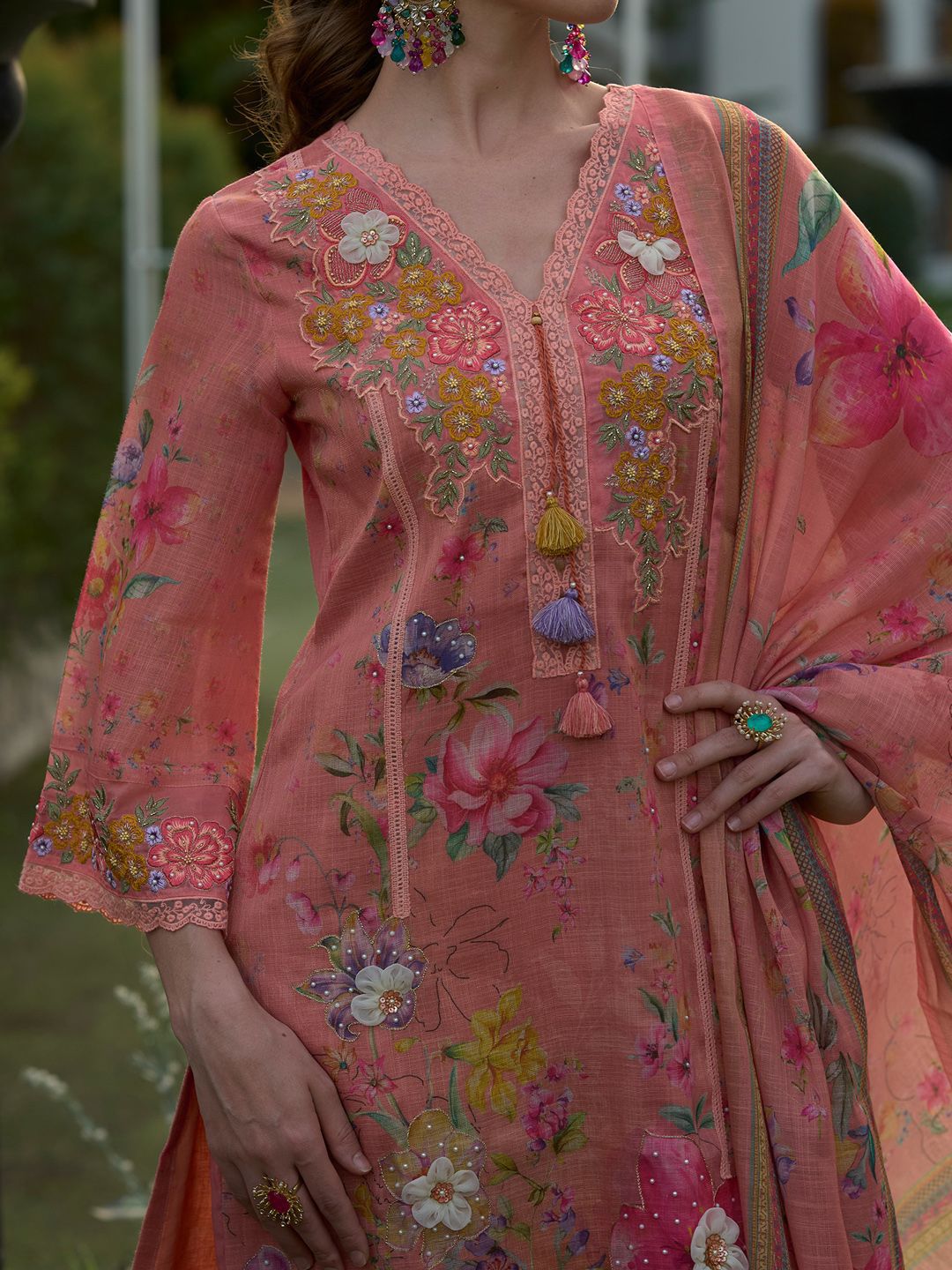 Women Floral Embroidered Linen Kurta with Trousers & Dupatta