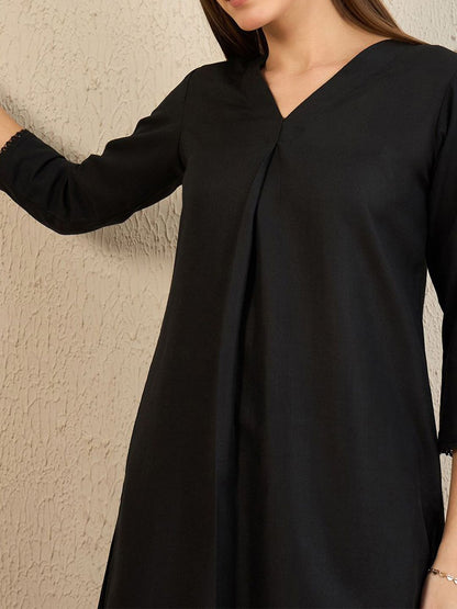 Dhiyona IE V Neck Pleated Straight Kurta With Trousers
