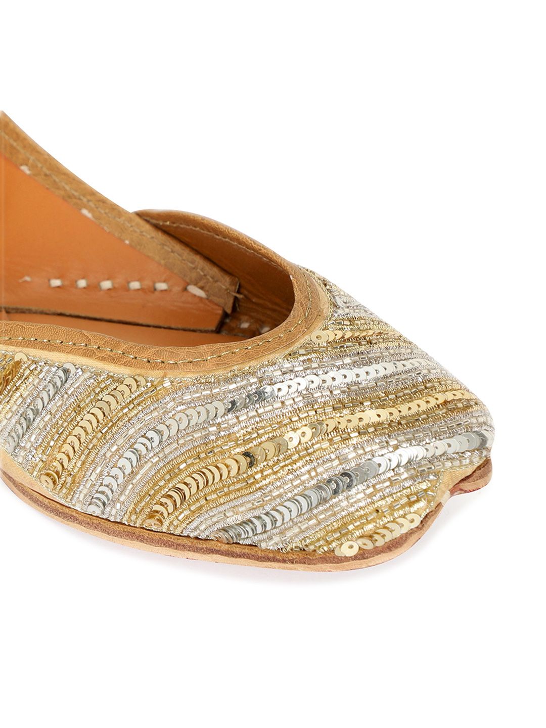 Dhiyona HOP Square Toe Ethnic Embellished Fabric Mojaris