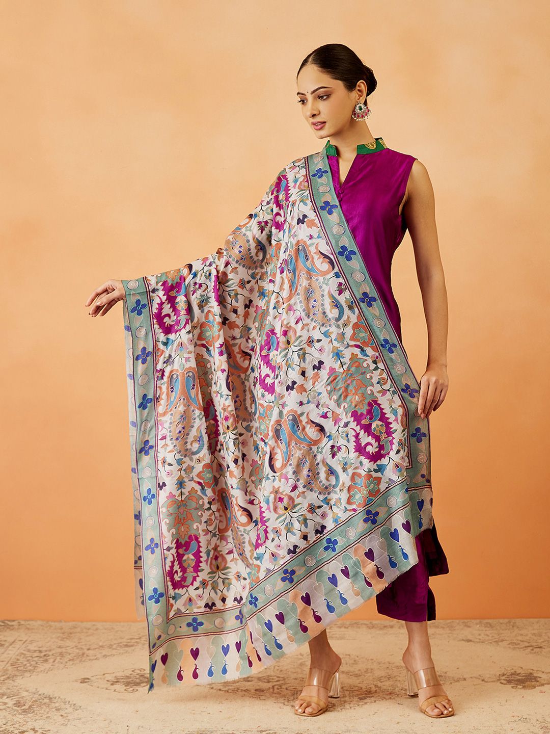 Dhiyona PA Women Floral Embroidered Shawl