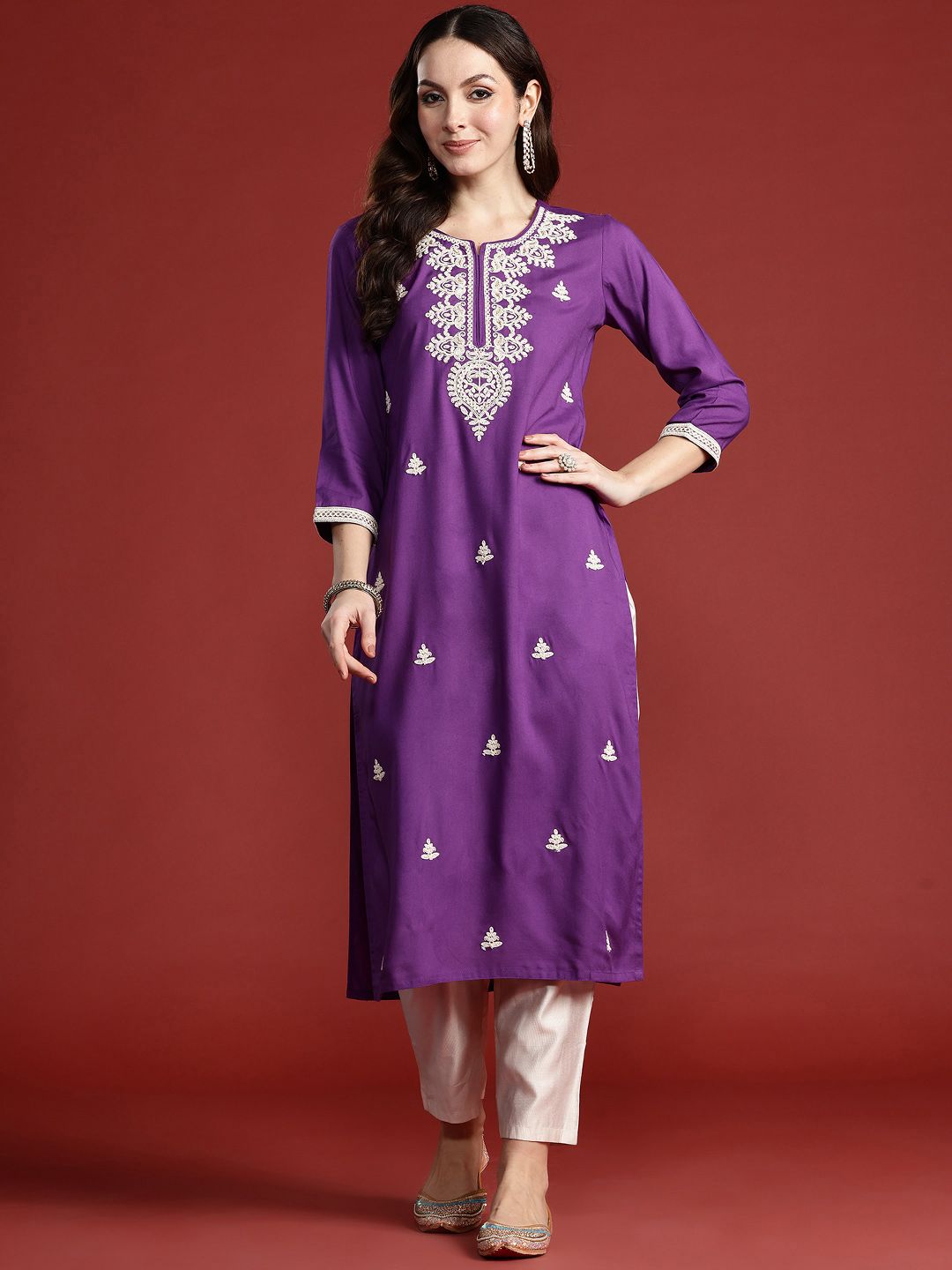 Dhiyona IE Women Floral Embroidered Thread Work Kurta