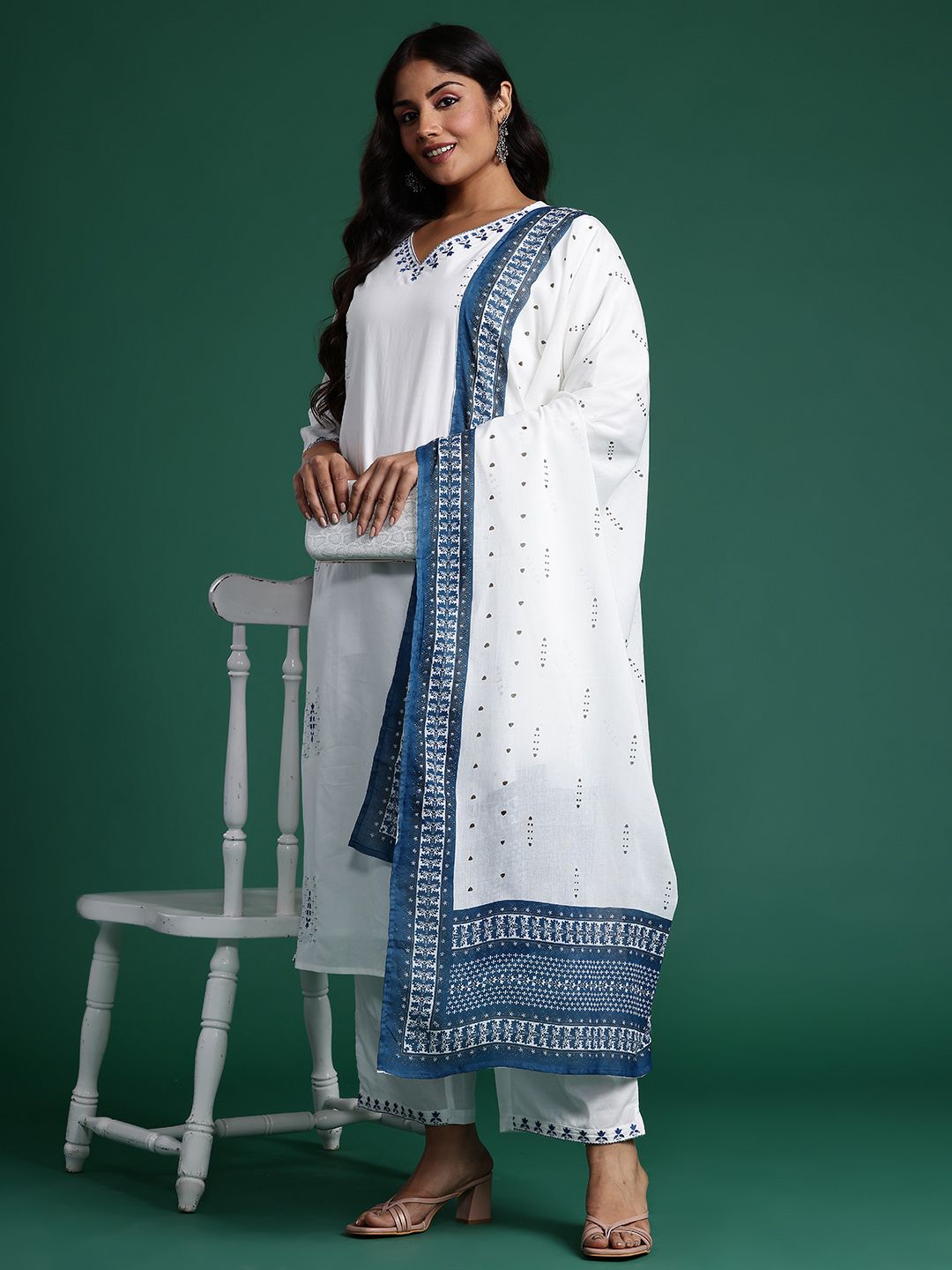 Dhiyona IE Ethnic Motifs Embroidered Kurta with Trousers & Dupatta
