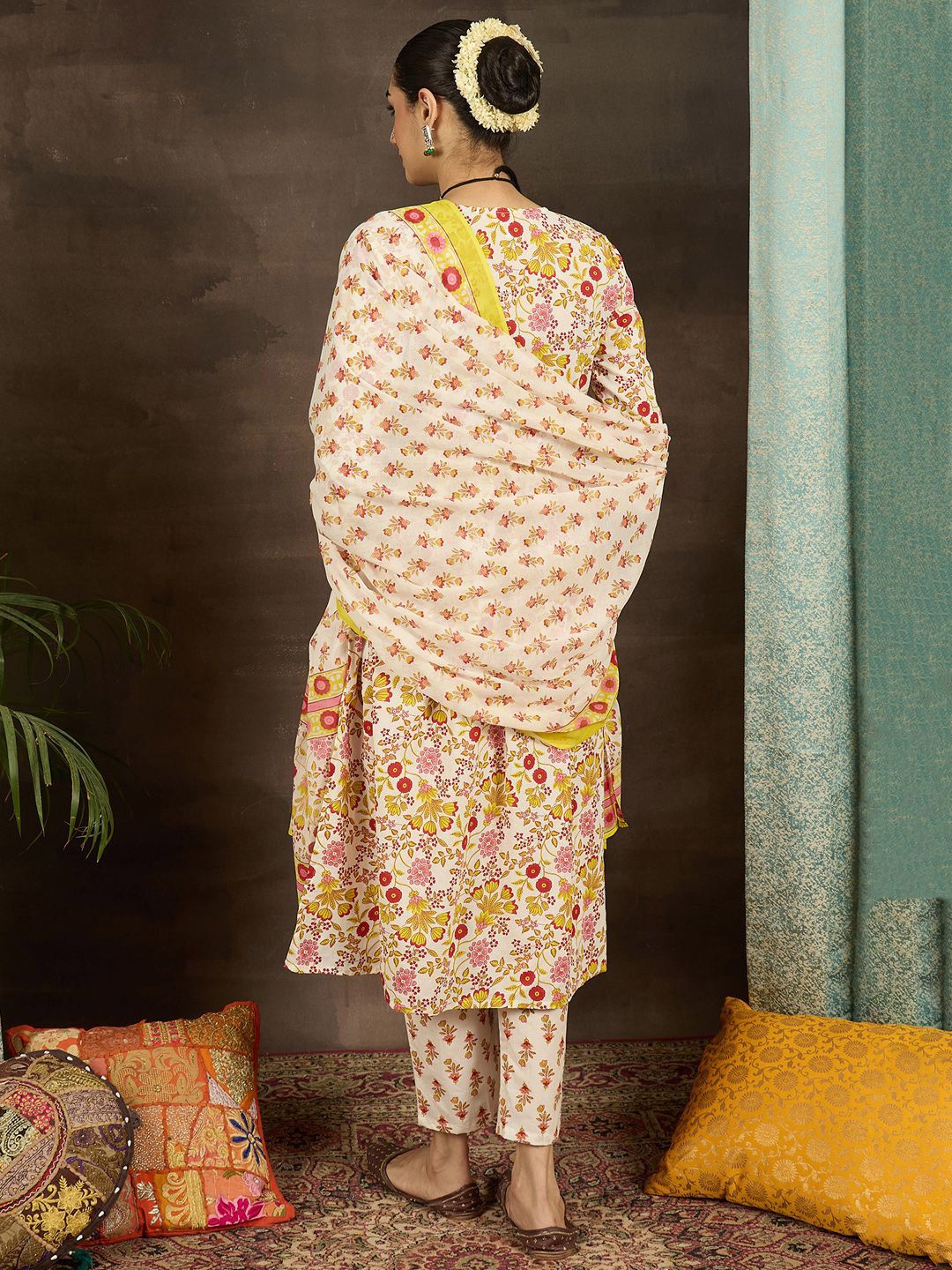 Dhiyona IE Women Floral Printed Pleated Pure Cotton Kurta with Trousers & With Dupatta