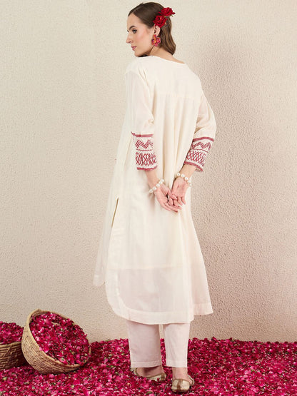 Women Ethnic Motifs Embroidered Cotton Kurta with Trousers