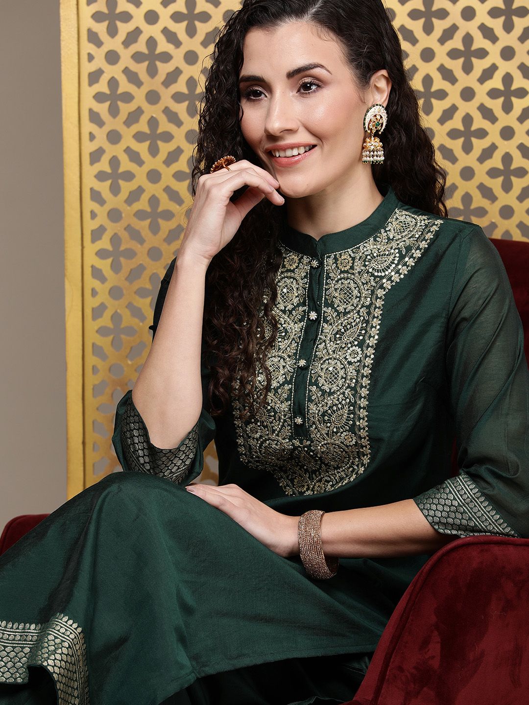 Dhiyona PD Women Women Jashn Paisley Yoke Design Zari Work Regular Kurta With Palazzos