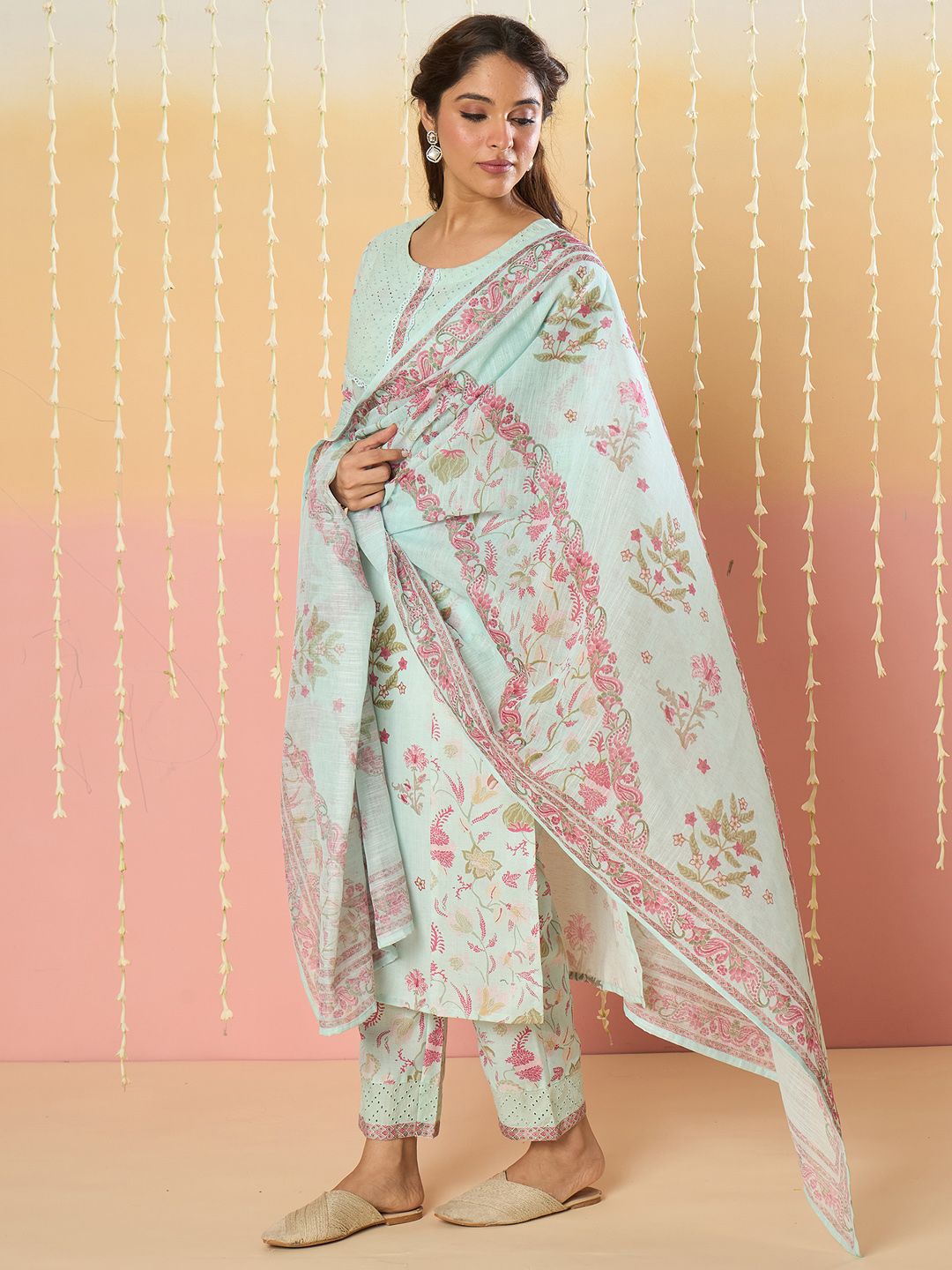 Women Floral Printed Regular Kurta with Trousers & Dupatta