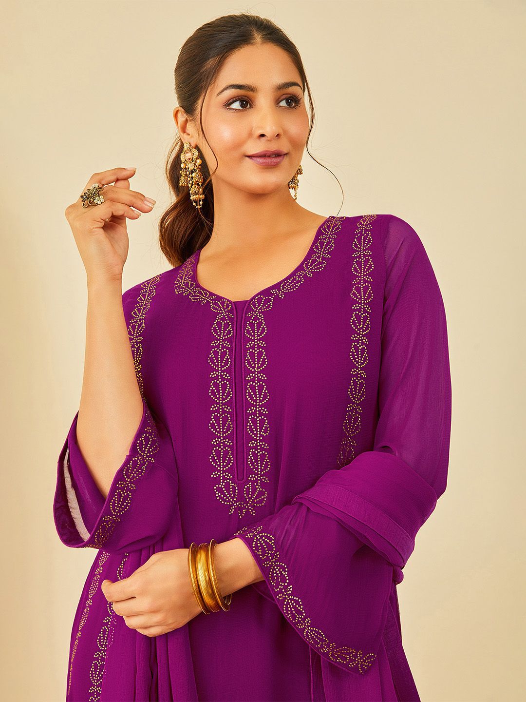 Dhiyona SO Women's Women Regular Beads and Stones Kurta with Churidar & With Dupatta