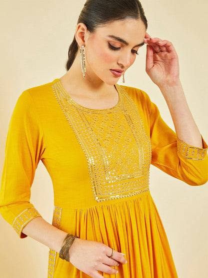 Dhiyona SO Women's Yoke Design Regular Sequinned Kurta With Trousers