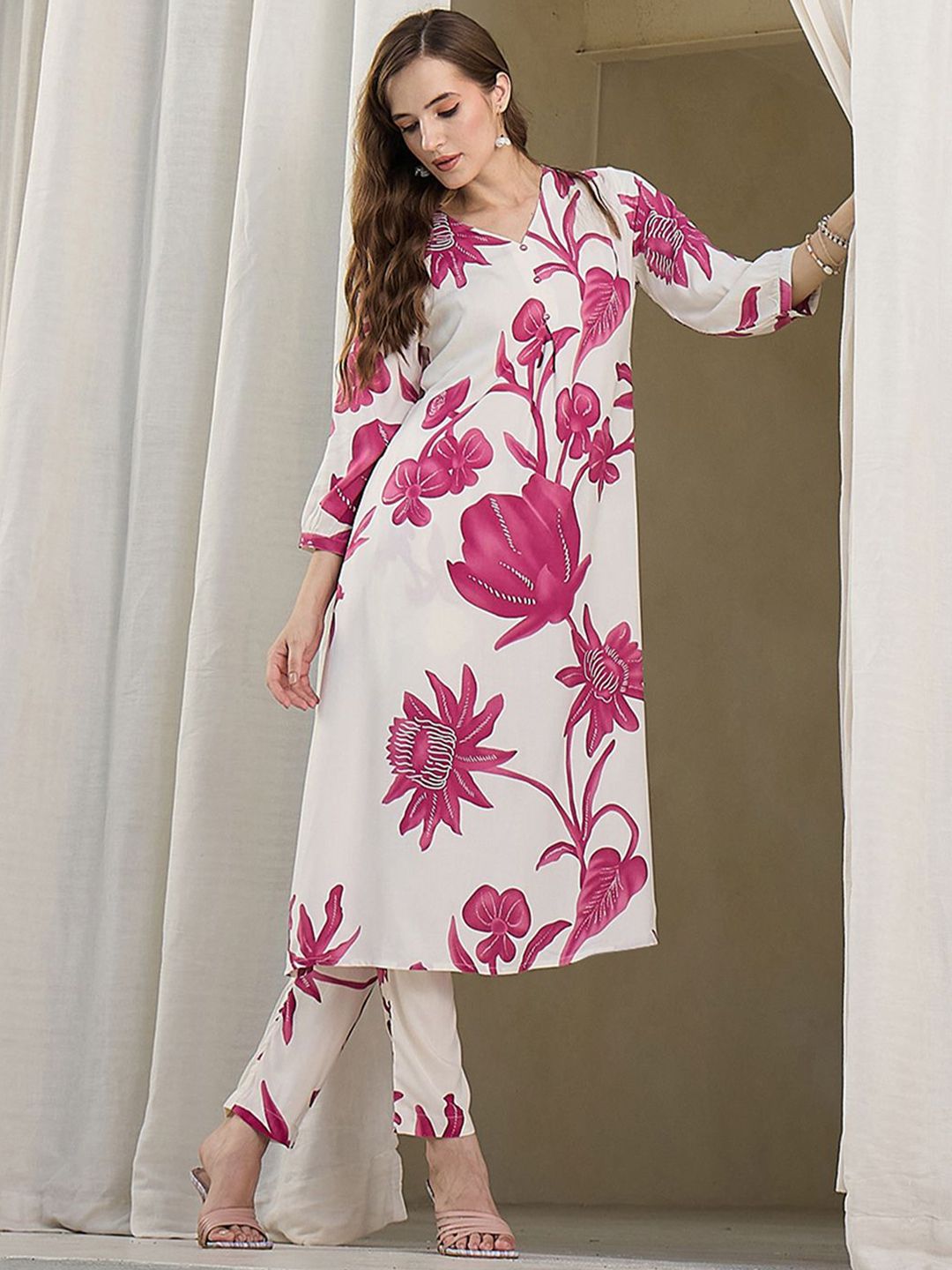 Women Floral Printed Regular A-Line Kurta with Trousers