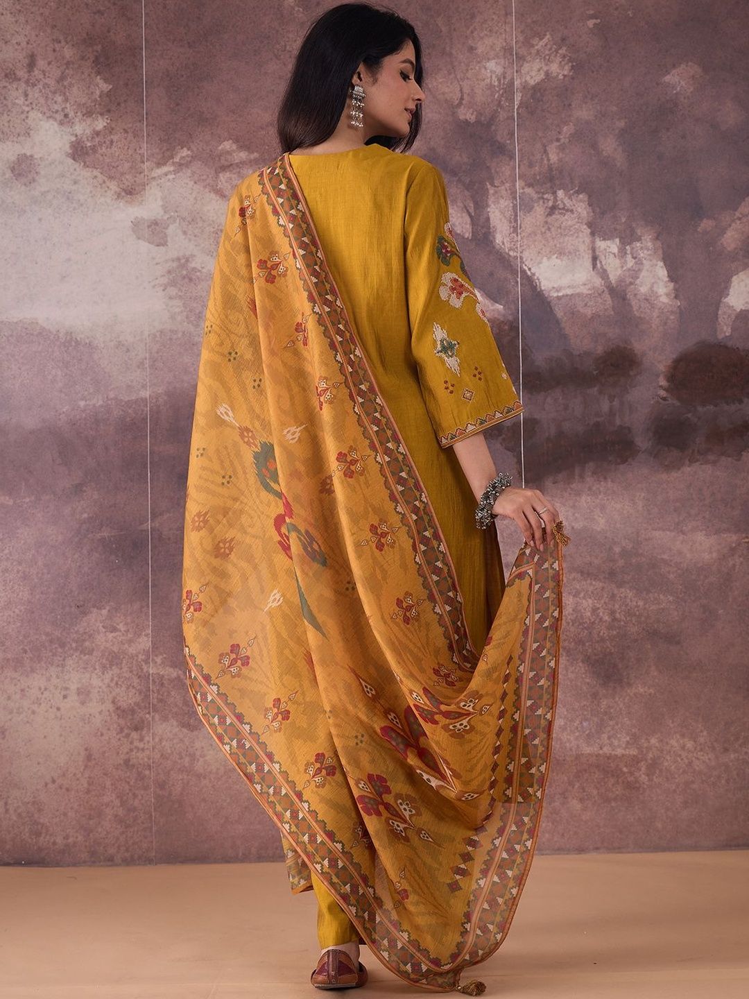 Ethnic Motifs Embroidered Regular Thread Work Kurta With Trousers & Dupatta