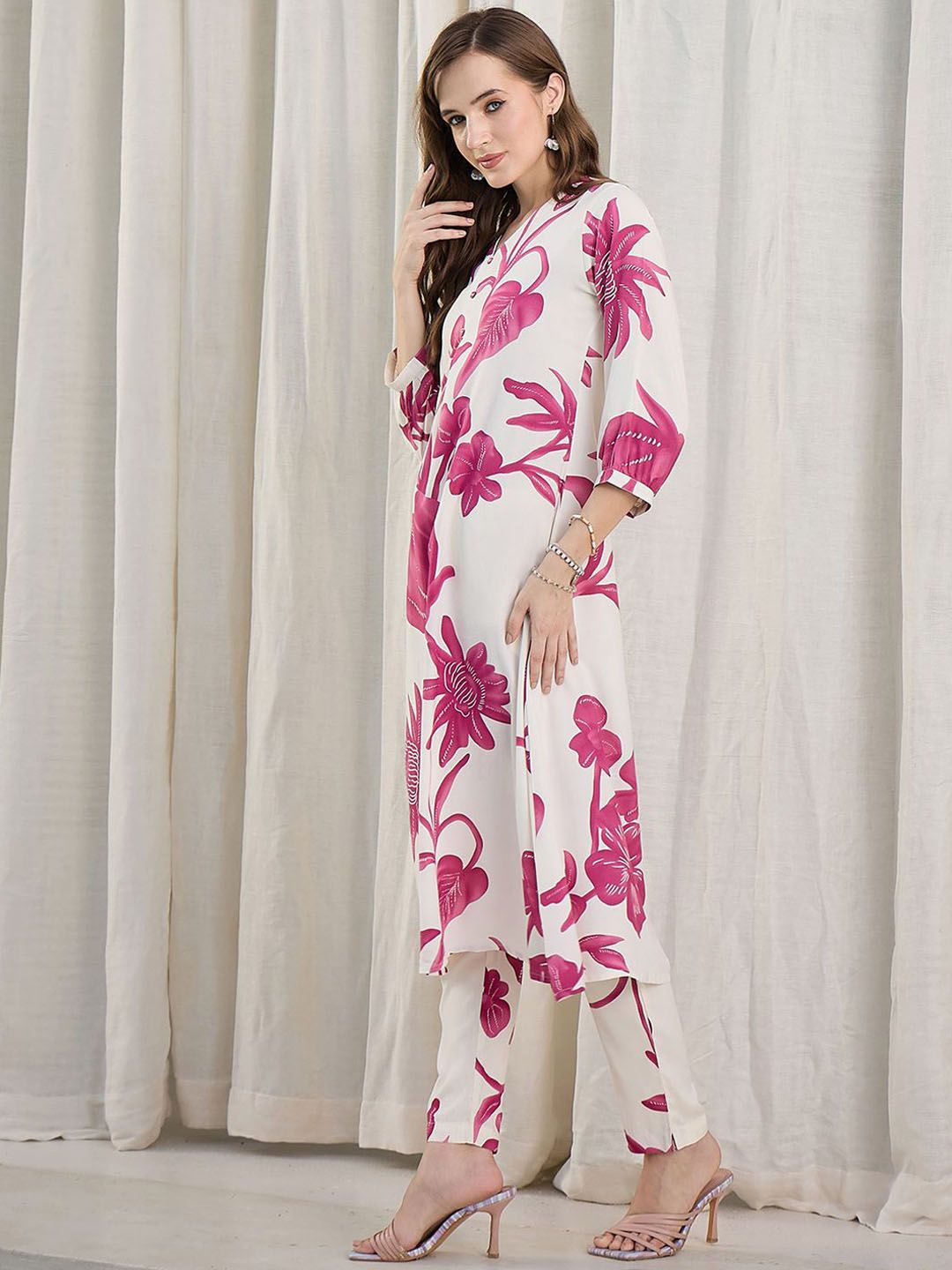 Dhiyona IE Floral Printed V-Neck Tunic & Trousers