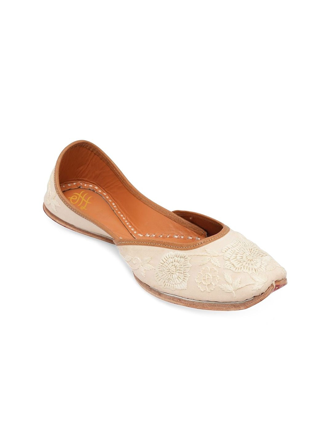 Dhiyona HOP Women Emboidered Leather Mojaris
