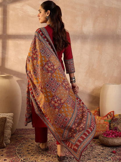 Women Ethnic Motifs Embroidered Cotton Kurta with Trousers