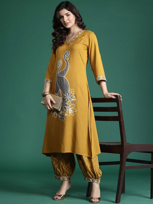 Dhiyona IE Printed Three-Quarter Sleeves Tunic With Trouser