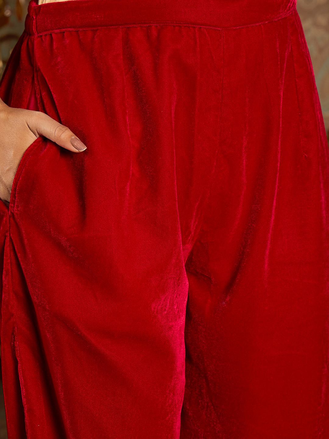 Ethnic motifs Embroidered Thread Work Straight Kurta with Trousers & Dupatta