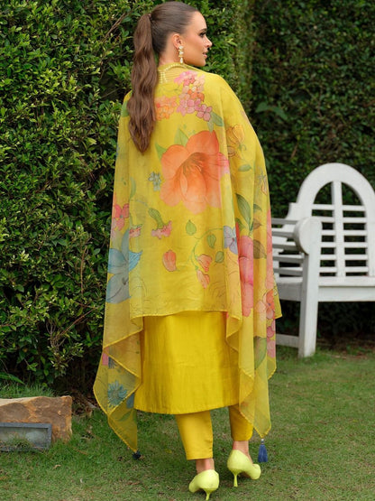 Women Floral Embroidered Kurta with Trousers & Dupatta