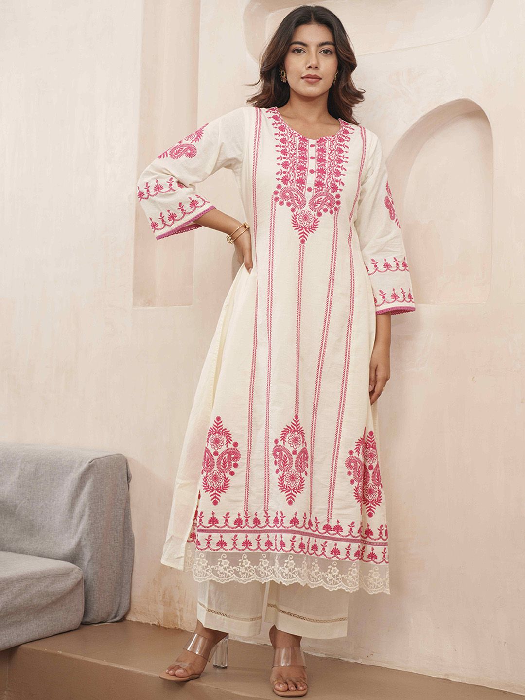 Dhiyona PD Women Floral Embroidered Pure Cotton Kurta & Trousers With Dupatta