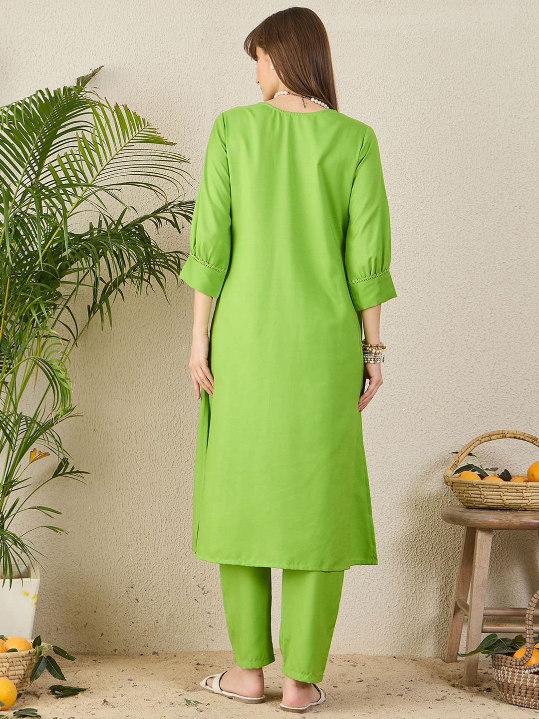 Dhiyona IE V-Neck A-Line Tunic With Trousers