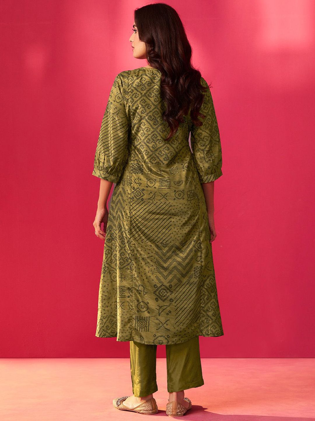 Women Ethnic Motifs Printed Straight Thread Work Kurta with Trousers