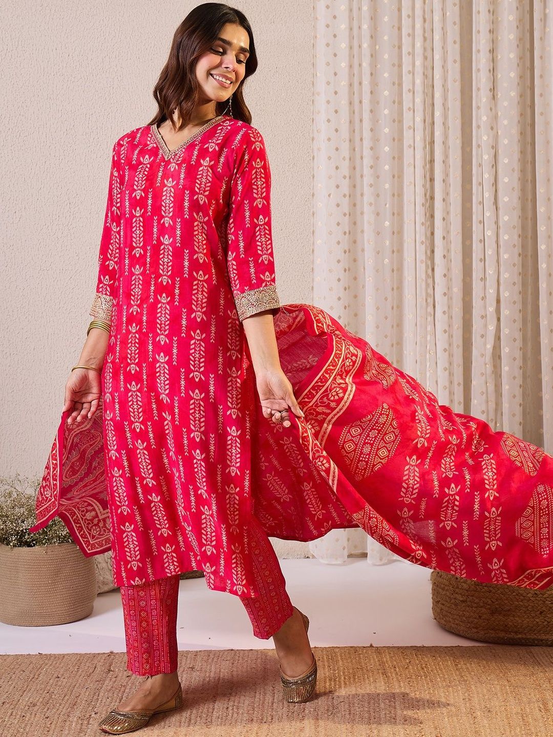 Women Ethnic Motifs Printed Regular Kurta with Trousers & Dupatta