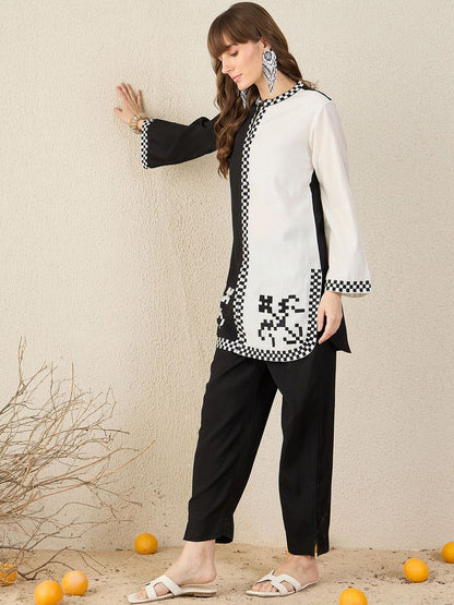 Women Checked Embroidered Kurta with Trousers