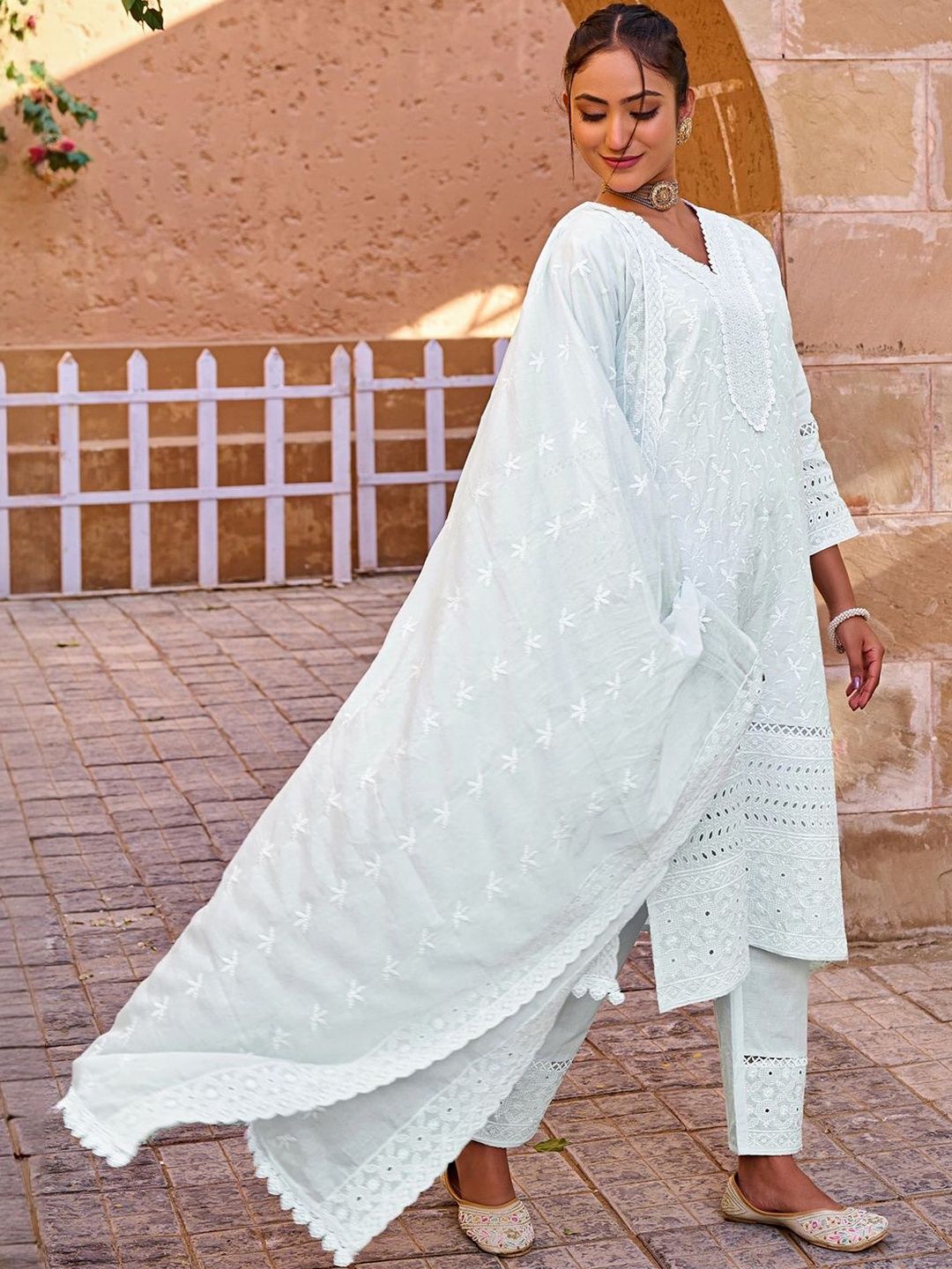 Ethnic Motifs Embroidered Chikankari Pure Cotton Kurta With Trousers & Dupatta