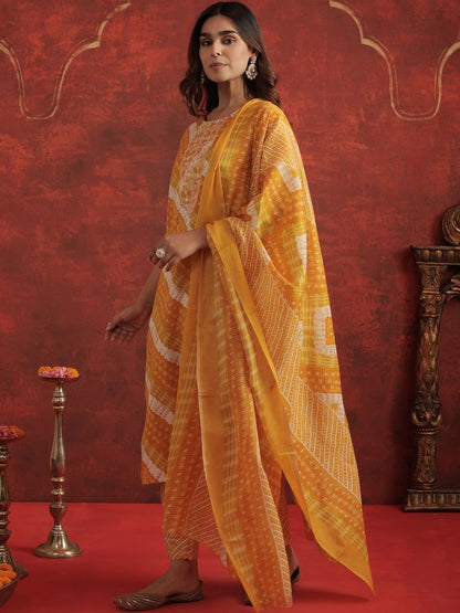 Women Ethnic Motifs Printed Kurta with Trousers & Dupatta