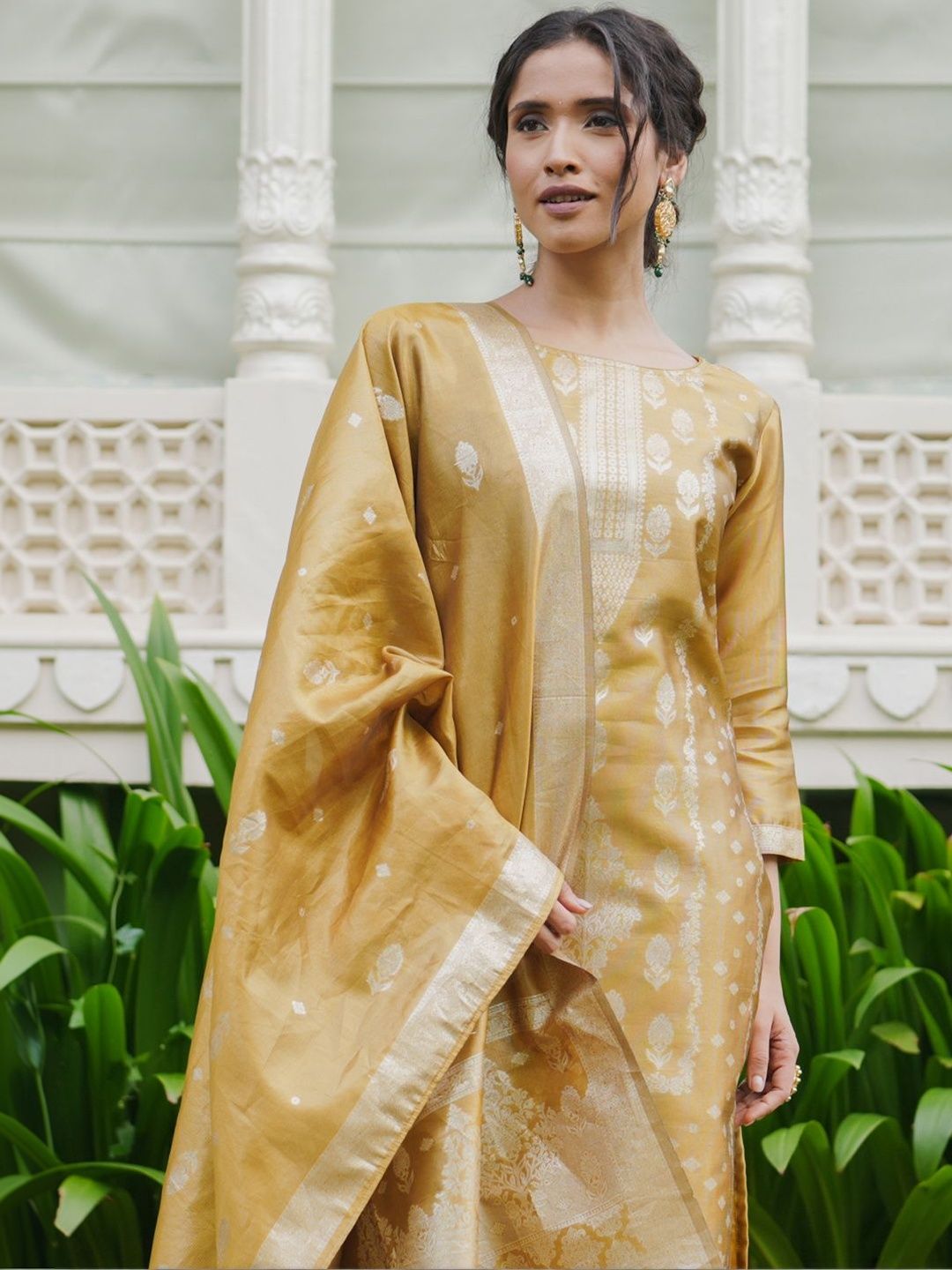 Women Regular Kurta with Trousers & With Dupatta