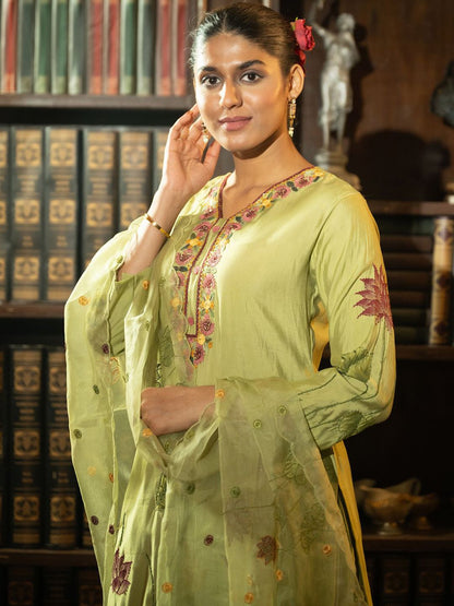 Floral Printed Thread Work Straight Kurta With Trousers & With Dupatta