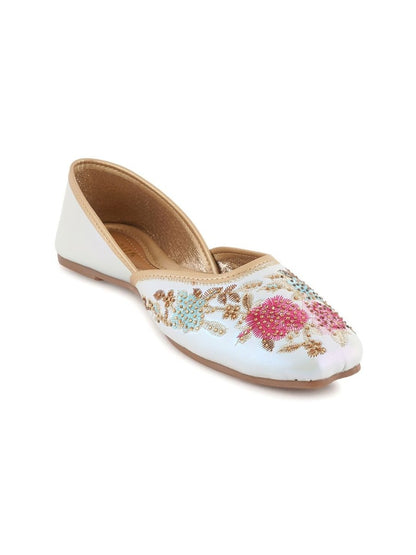 Dhiyona AK Women Embellished Mojaris Flats