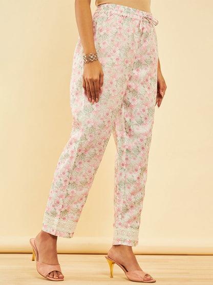 Dhiyona SO Women's Floral Printed V-Neck Three-Quarter Sleeves Thread Work Kurta with Trousers