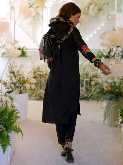 Floral Embroidered Thread Work Straight Kurta With Trousers And Dupatta