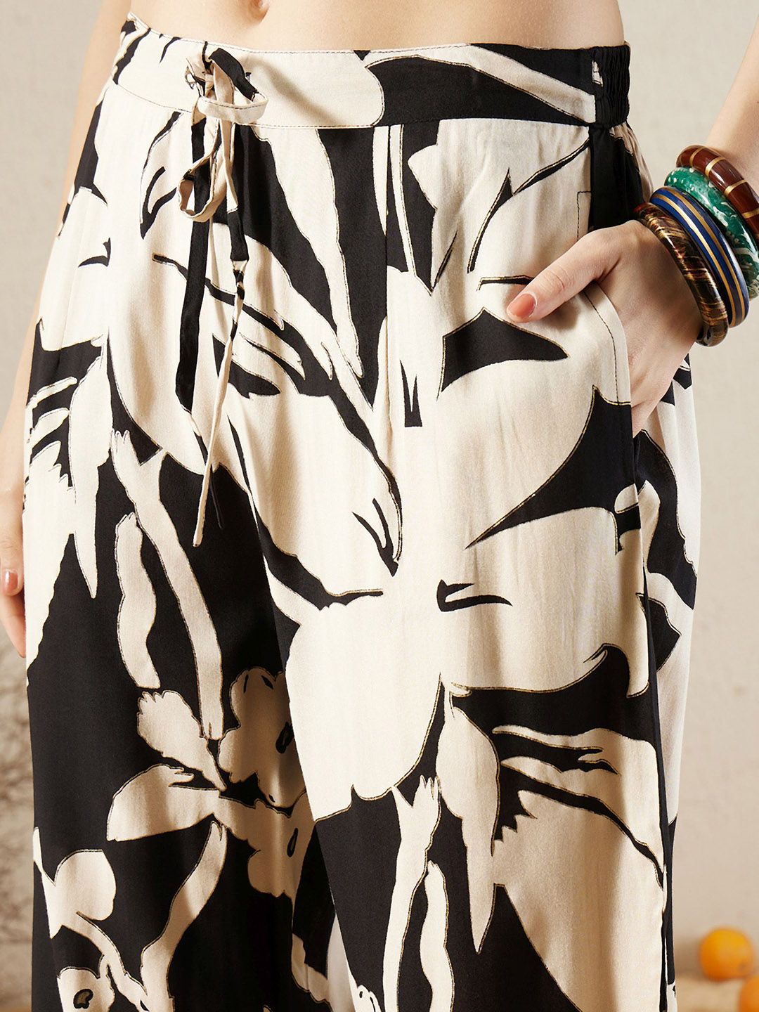 Dhiyona IE Floral Printed Three-Quarter Sleeves Tunic With Trouser