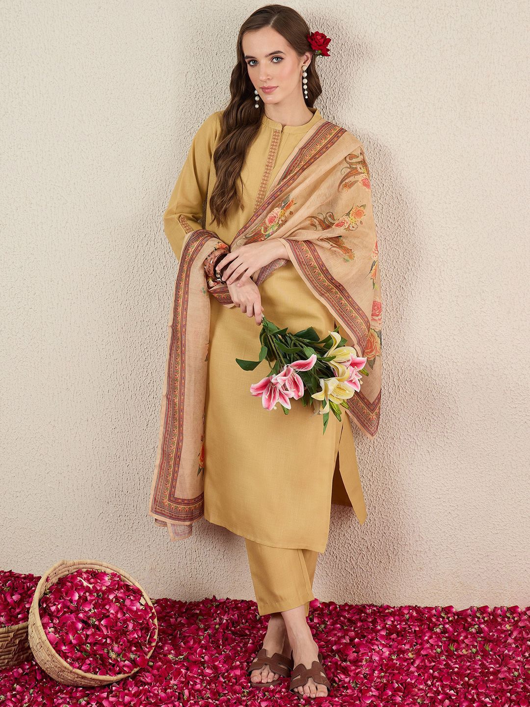 Dhiyona IE Women Solid Kurta with Trousers & Dupatta