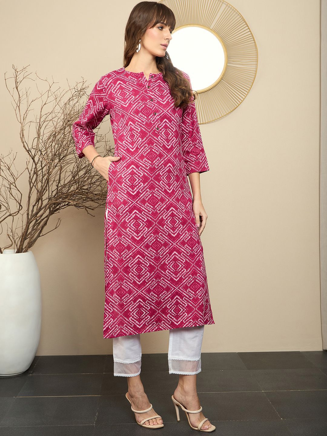 Dhiyona IE Pink Geometric Printed Notch Neck Straight Kurta