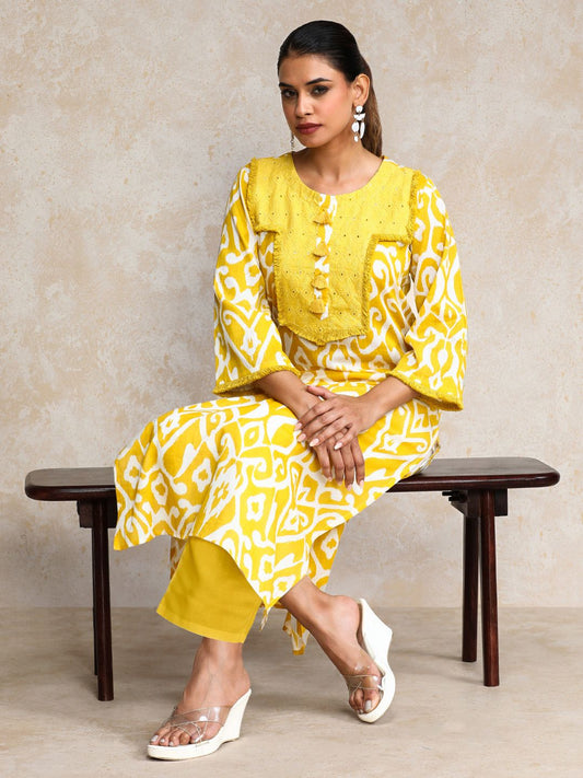 Dhiyona VA Women'sEthnic Motifs Printed Round Neck Straight Kurta With Trousers
